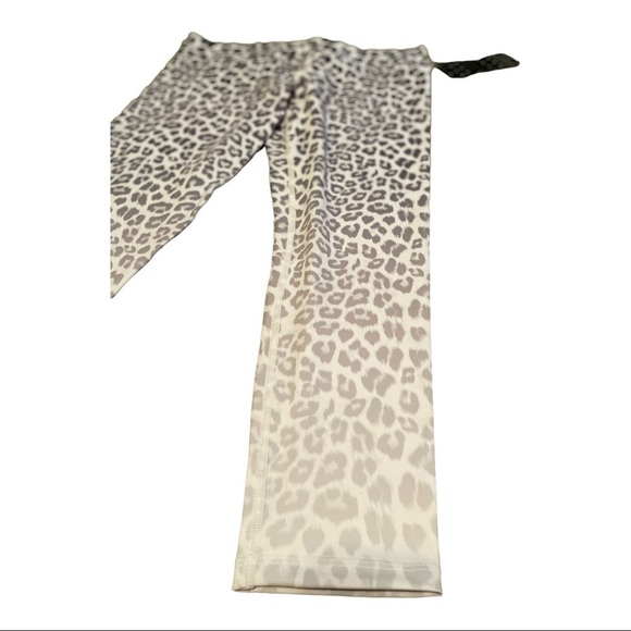Vie activewear ROCKELL WHITE OMBRE LEGGINGS 7/8, WHITE LEOPARD - Picture 6 of 16